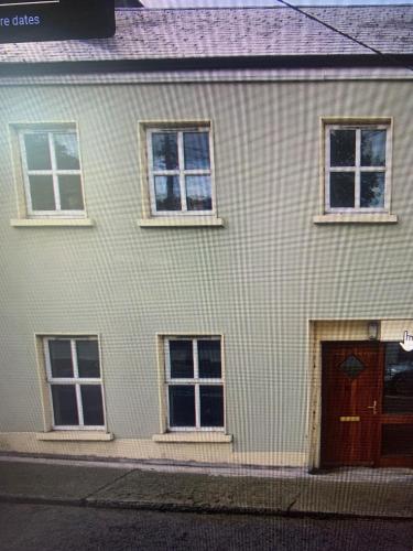 B&B Ballybay - 110 Main Street, Ballybay - Bed and Breakfast Ballybay