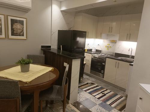 حان الوقت الأن بالزمالك للاستمتاع بالهدوء بشقةفندقية متميزة بجوار نيل ابوالفدا - الزمالك - Cairo