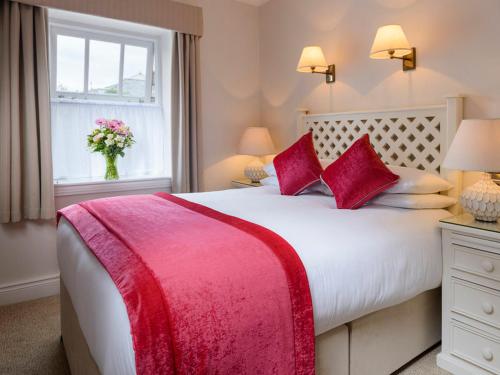 Dingle Benners Hotel - main image