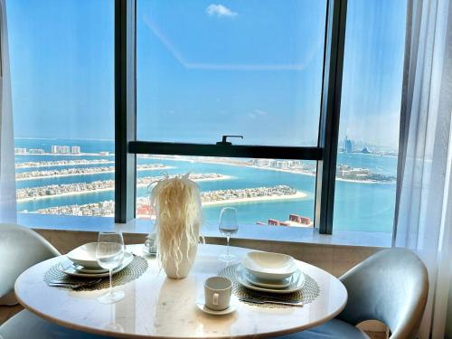 Luxury Studio in High Floor Full Sea View in The Palm Tower Plam Jumeirah, Dubaj