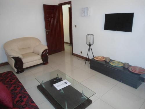 One-Bedroom Apartment image 7
