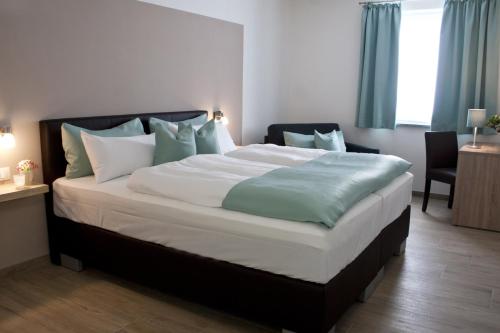 Hotel Claro Garni Room Type - Double Room with Sofa Bed Hotel Claro Garni Room Type - Double Room with Sofa Bed