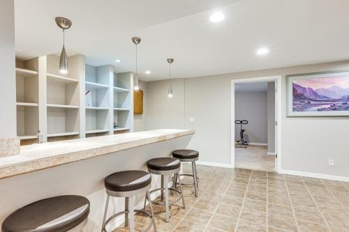 Spacious Group Retreat with Office Gym and More! - image 6