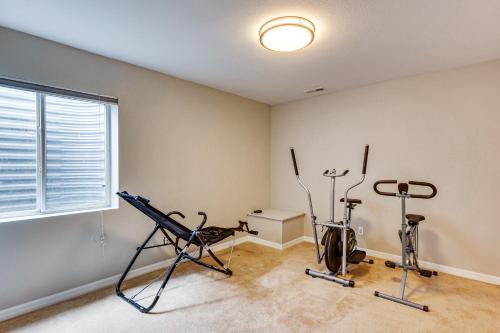 Spacious Group Retreat with Office, Gym and More!