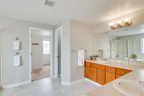 Spacious Group Retreat with Office Gym and More! - image 12