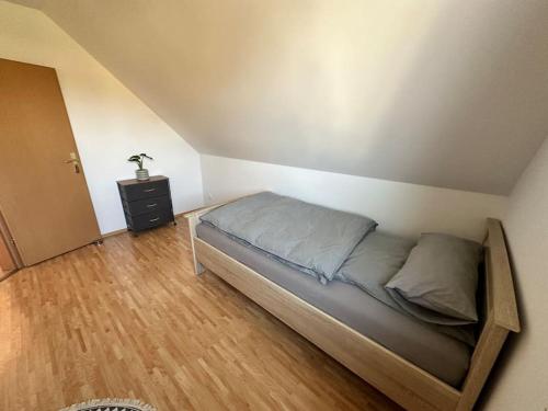 Sonniges & ruhiges Apartment mit Balkon nahe Berlin