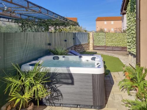 Holiday Home Ana by Interhome in 金莫