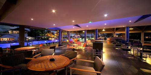 Bar/lounge, Mahogany Hotel Residence & Spa in Gosier