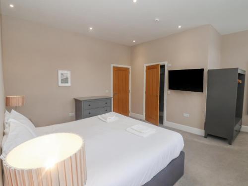 Station House - image 2