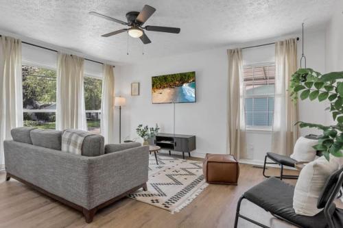 Housepitality - Electric Ave - 3 BDR and Hot Tub in Westerville, USA