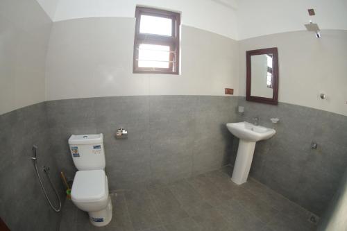 Hide Hiriketiya Villa - image 4