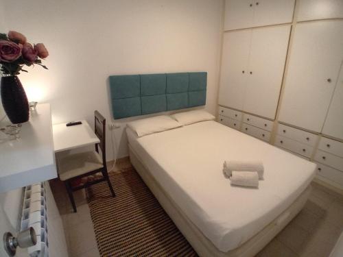 Double Room Without Window and Shared Bathroom 3