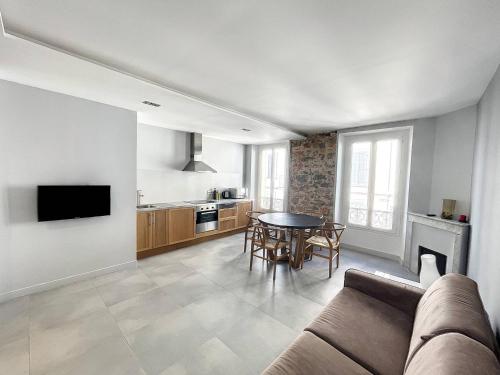 One-Bedroom Apartment image 10