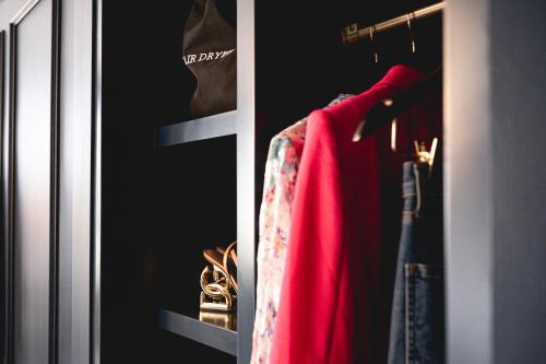 King Room image 5