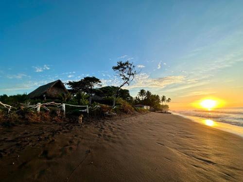 Supanti aplinka, NAIA - Miravalle in Sonsonate