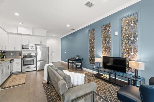 NEW! Mojito Manor - Stunning Studio On 7th Ave in Tampa, USA