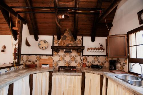 Konyha, Casa Nórdica, Finca La Lama Romana Bodonal de la Sierra (Casa Nordica, Finca La Lama Romana Bodonal de la Sierra) in Segura De Leon