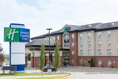 Holiday Inn Express & Suites Drayton Valley By IHG - 숙소 외관