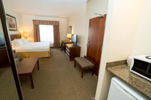 Holiday Inn Express & Suites Drayton Valley, an IHG Hotel