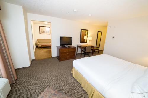 Holiday Inn Express & Suites Drayton Valley, an IHG Hotel