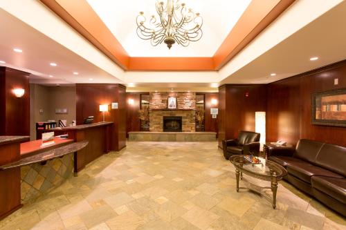 Holiday Inn Express & Suites Drayton Valley By IHG - 로비