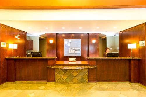 Holiday Inn Express & Suites Drayton Valley By IHG - 로비