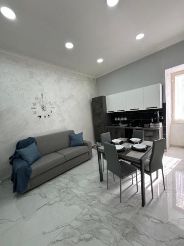 VESUVIUS HOUSE, Neapol