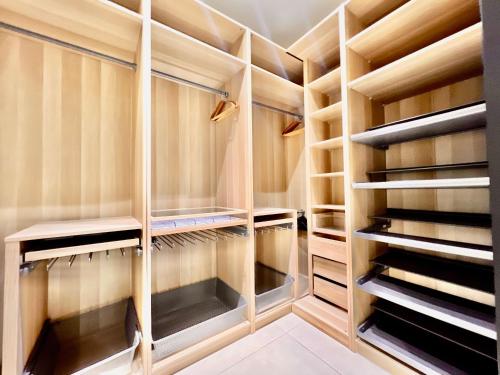 LIBERATION CENTER - PRIVATE Balcony - 24&7 RECEPTION - LUGGAGE STORAGE, Nicea (zdjęcie 11)
