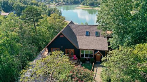 Sunset Cove Lakefront Luxury Lodge with Private Dock