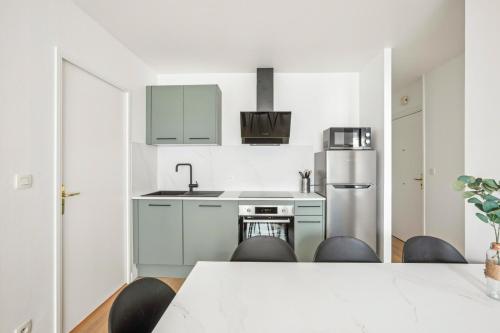 مطبخ, Le Coste - Spacious and bright apartment in 4e arrondissement