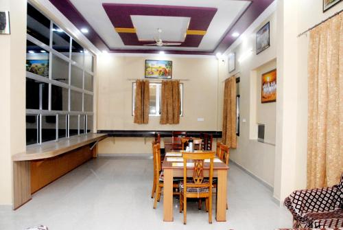 ห้องครัว, Hotel Yuvraj Nature  in สุรัชกุนท์