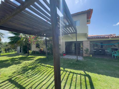 4 bedrooms, 8 beds