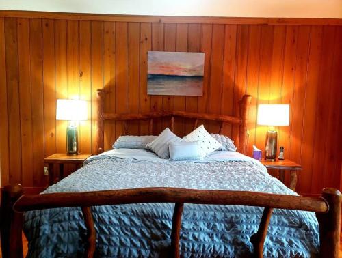 Wolf Lake Retreat in Tuckasegee, USA