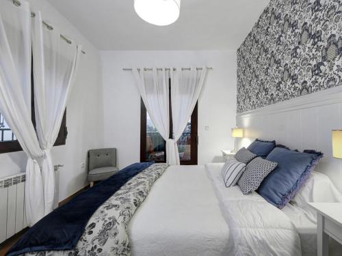 Chezmoihomes Exclusive Villa Alhambra. Stunning views - main image