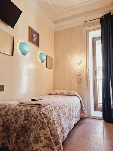 Single Room image 5