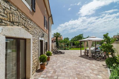 Villa Olden, traditional stone house