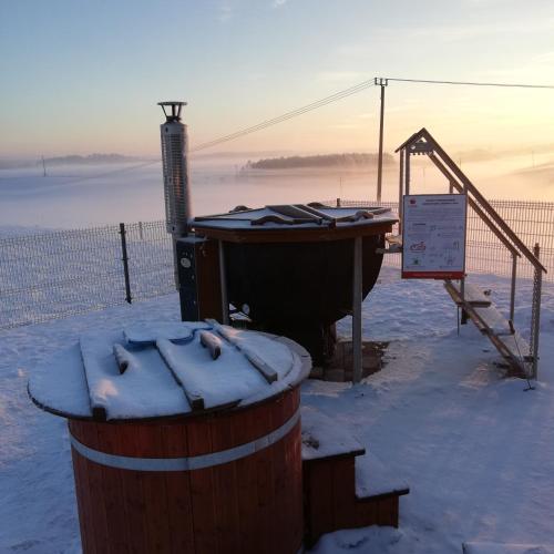 Karstais baseins, Jurtowe Wzgórze Glamping (Jurtowe Wzgorze Glamping) in Grabin