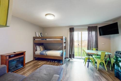 Breakwater Inn - Tiverton Condo #7, Grayland