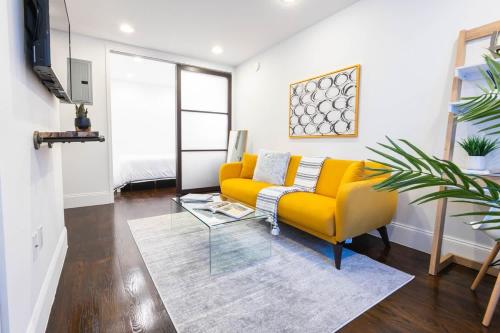 69-4C PRIME Lower East Side 1br Apt Brand New in New York, USA