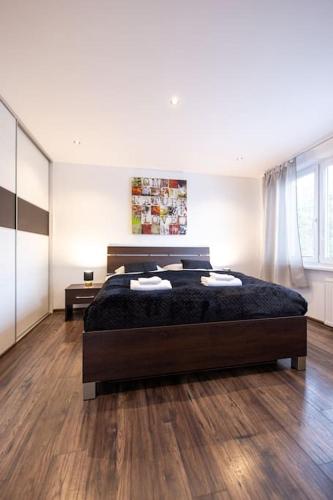 Central Martin 3-Bed Bliss: Modern & Spacious - Apartment - Martin