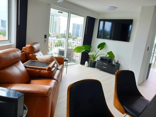 Surfers Paradise 7th floor 2bedroom Apartment