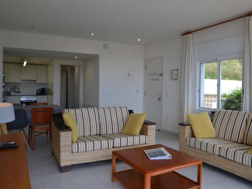Apartamento de 2 habitaciones en L'Estartit con piscina y aire acondicionado - ES-323-13 - image 4