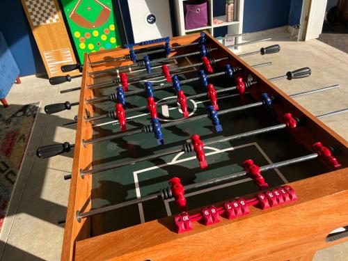 Closetobroadwayairportoprymillsgameroom in Nashville, USA