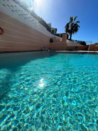 OCEAN ROCK Apartment, HEATED POOL, Wi Fi, Smart TV