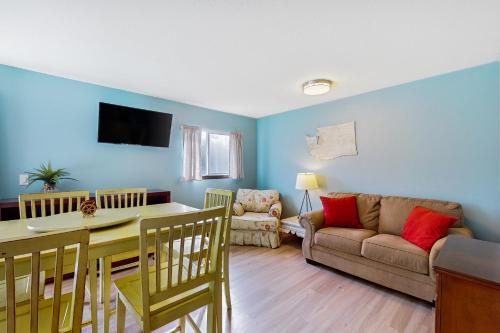 Breakwater Inn - Crab Pot Condo #3 in Grayland, USA
