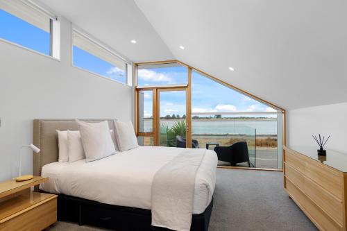 Beachside Bliss - Redcliffs in Tai Tapu