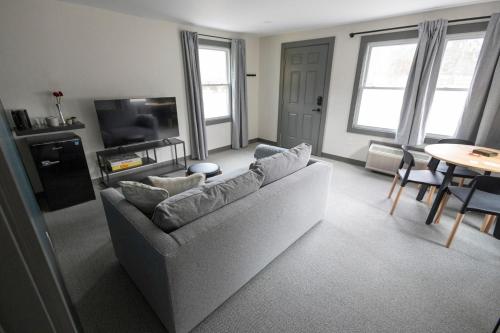 East Rock Inn - image 10
