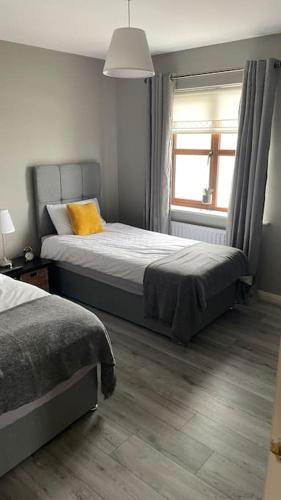 Number Twelve in เบลลีค