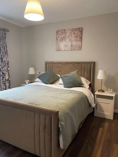 Number Twelve in เบลลีค