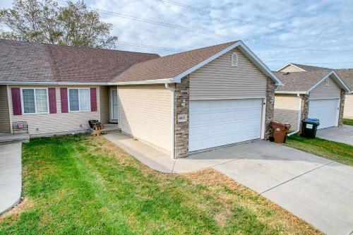 New 4 bd 3bath North Lincoln Townhouse